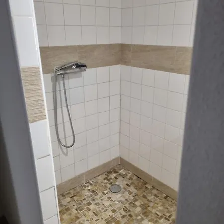 Les 3 Cedres Дом отдыха Miramont-de-Guyenne